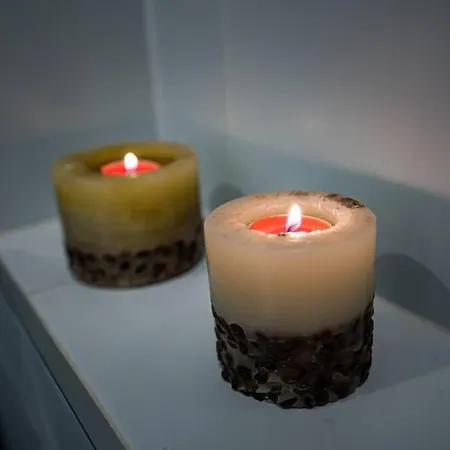 Huge Stylish Monroe 1 / Centre