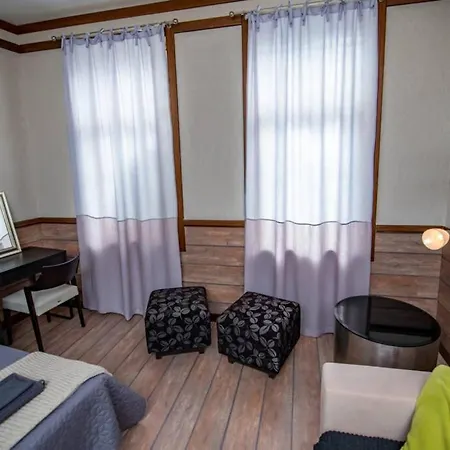 Huge Stylish Monroe 1 / Centre