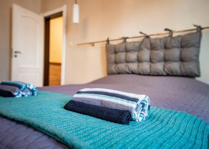 Huge Stylish Monroe 1 / Centre *