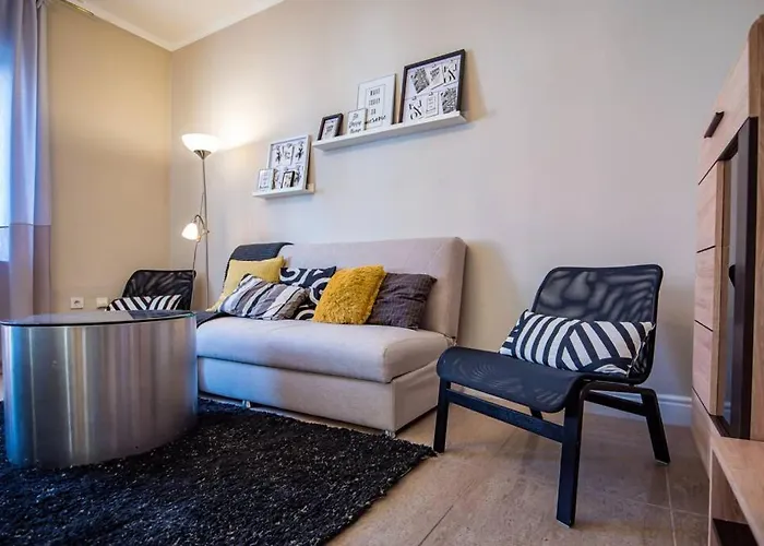 Huge Stylish Monroe 1 / Centre Апартаменты