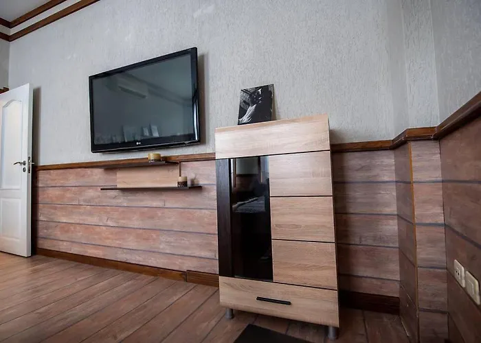 Huge Stylish Monroe 1 / Centre Пловдив