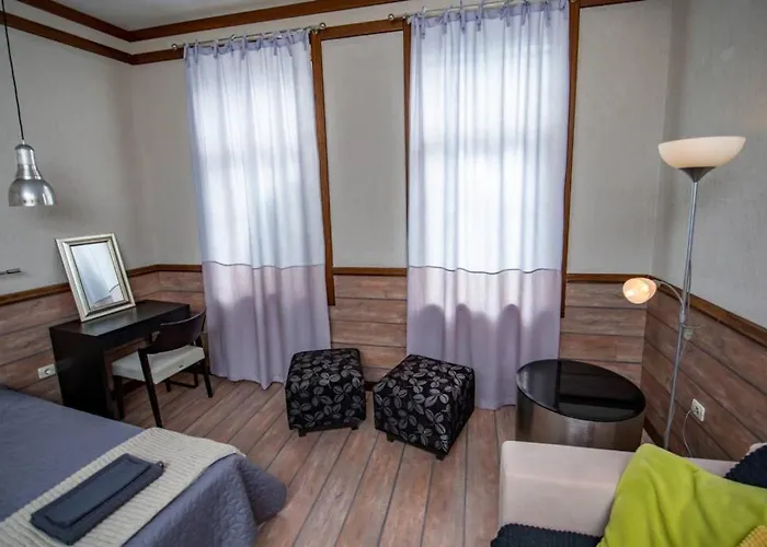 Huge Stylish Monroe 1 / Centre