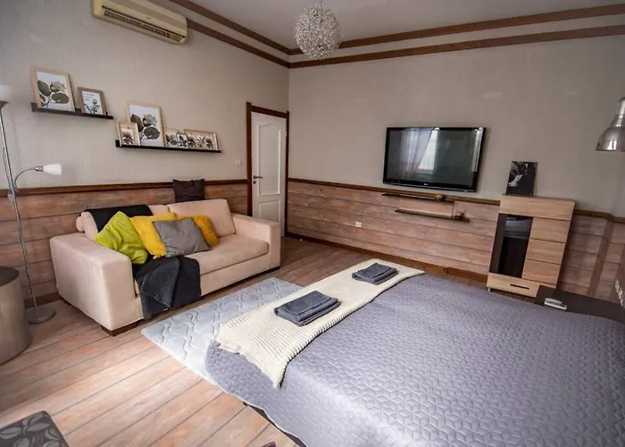 Huge Stylish Monroe 1 / Centre Апартаменты *