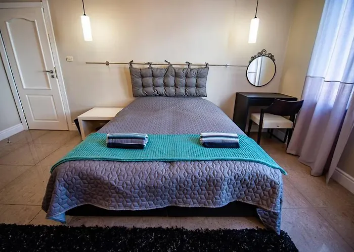 Huge Stylish Monroe 1 / Centre Пловдив