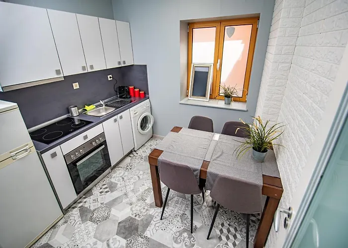 Huge Stylish Monroe 1 / Centre Апартаменты *