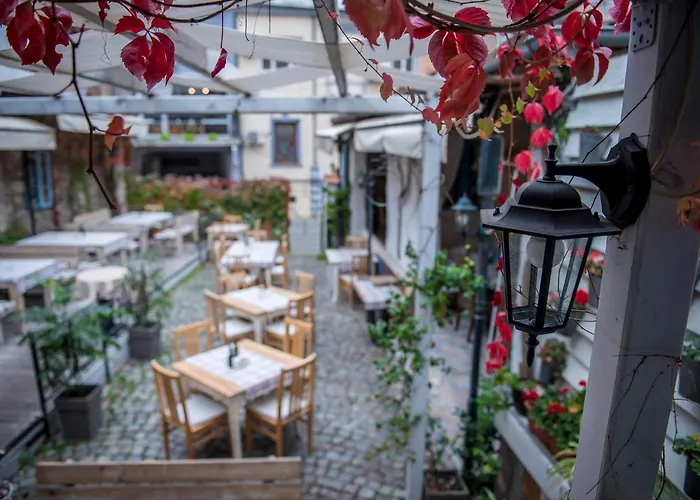 Huge Stylish Monroe 1 / Centre