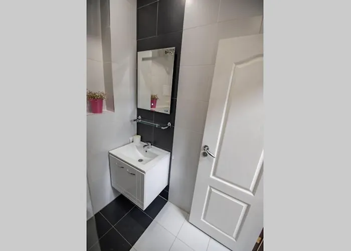 Huge Stylish Monroe 1 / Centre Lejlighed *